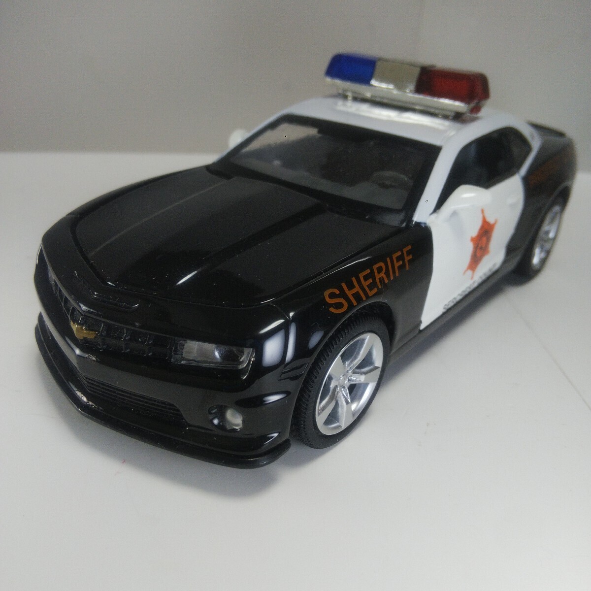 1/32 プルバックカー ミニカー MSZ シボレー カマロ ポリス ジャンク拍卖