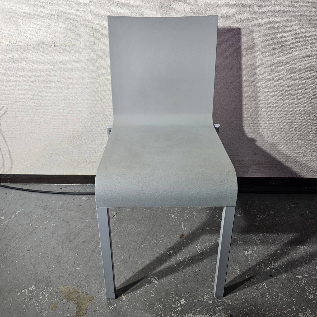 ゼロスリー vitra/ヴィトラ スタッキングチェア グレー拍卖