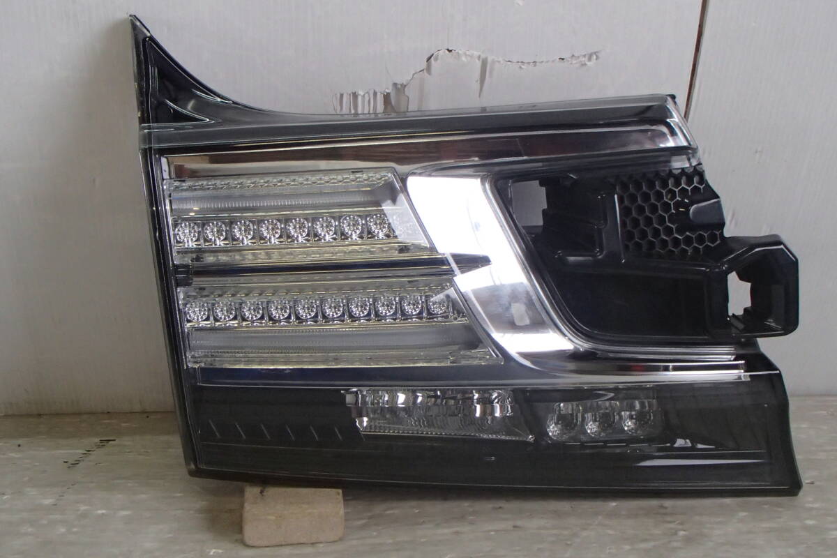 AGH30/AGH35/GGH30/GGH35/AYH30 前期 ヴェルファイア HV 寒冷地 純正 LED 左 テール ランプ ライト フォグ 58-72・81590-58290【25-78】拍卖