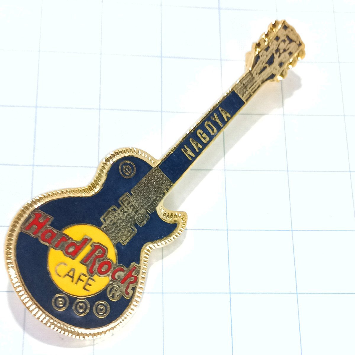 送料無料)Hard Rock Cafe 黒 ギター ハードロックカフェ ピンバッジ PINS ブローチ ピンズ A27794拍卖