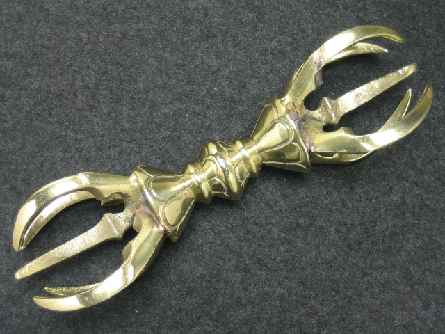 ◎●五鈷杵(金剛杵) 大   真鍮製 密教法具 チベット仏教仏具 全長18.5cm 450g ヴァジュラ ドルジェ  no.36拍卖