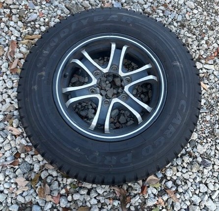 200系 ハイエース 15インチ SP175N 195/80R15 107/105N 6穴 タイヤ ホイール 拍卖