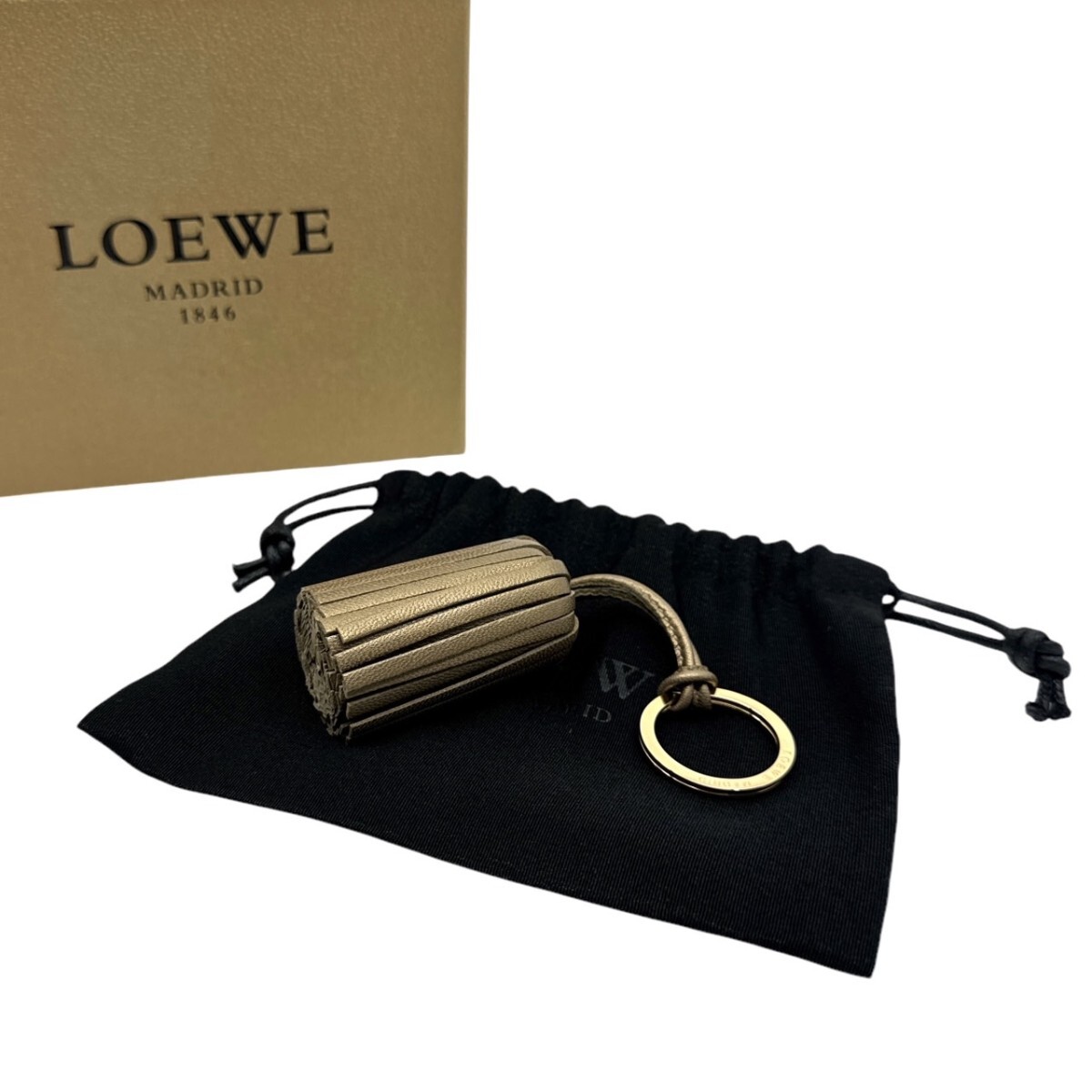 未使用 ロエベ タッセル キーリング ゴールドベージュ 25A25拍卖