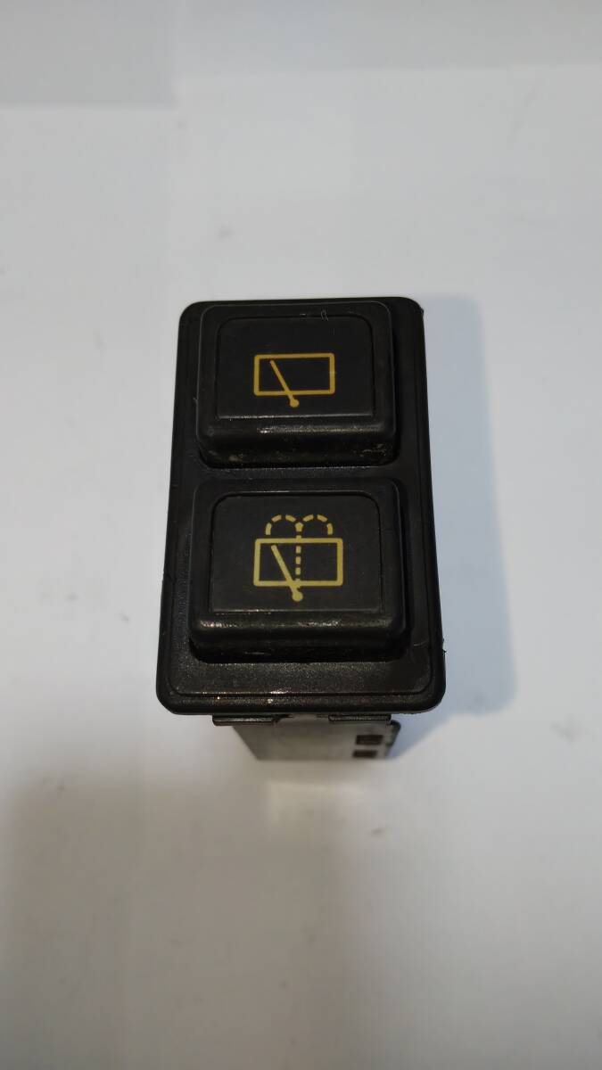 スズキ、旧軽自動車用、リヤワイパー/リヤウォッシャー スイッチです。拍卖