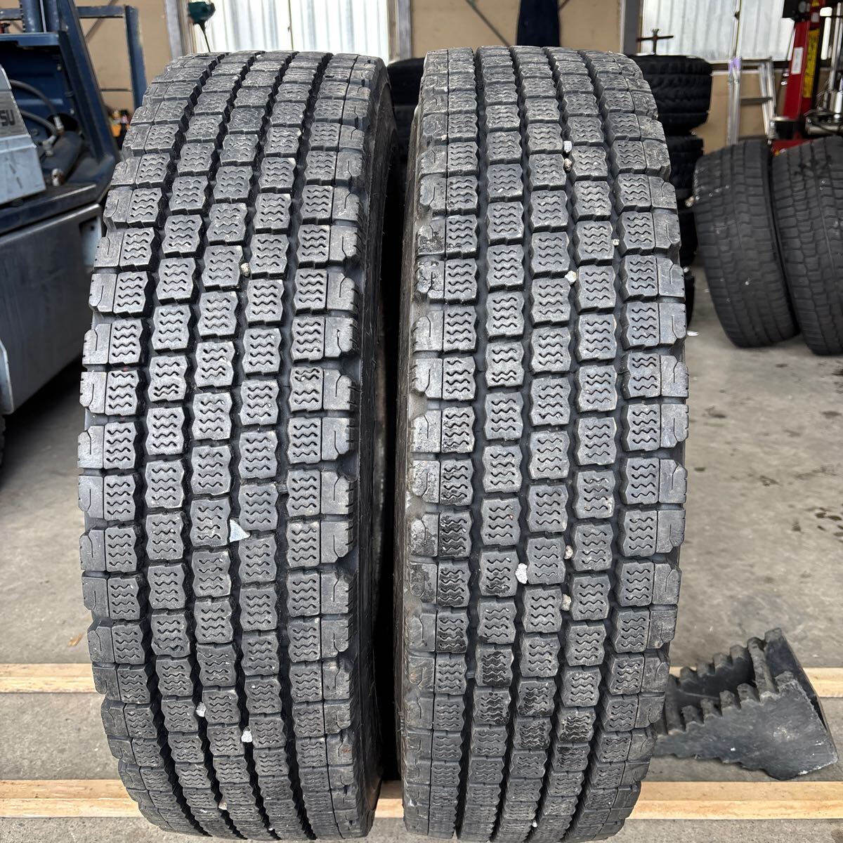 ◆送料無料◆225/80R17.5 123/122L◆ブリジストン W910 中型トラック用スタッドレスタイヤ 2020年製 2本セット拍卖