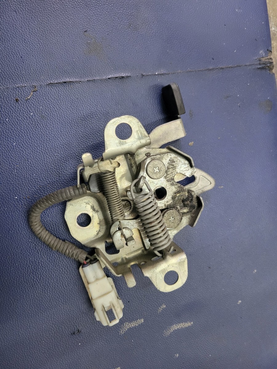 タント タントカスタム L375S L385S ボンネット キャッチ レバー ロック オープナー ボンネットキャッチ拍卖