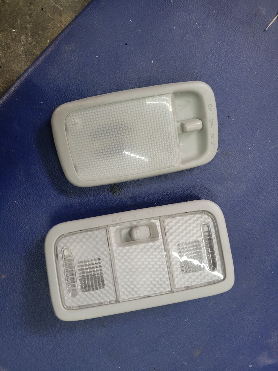 タント タントカスタム L375S L385S ルームランプ 室内灯 フロント センター マップランプ拍卖