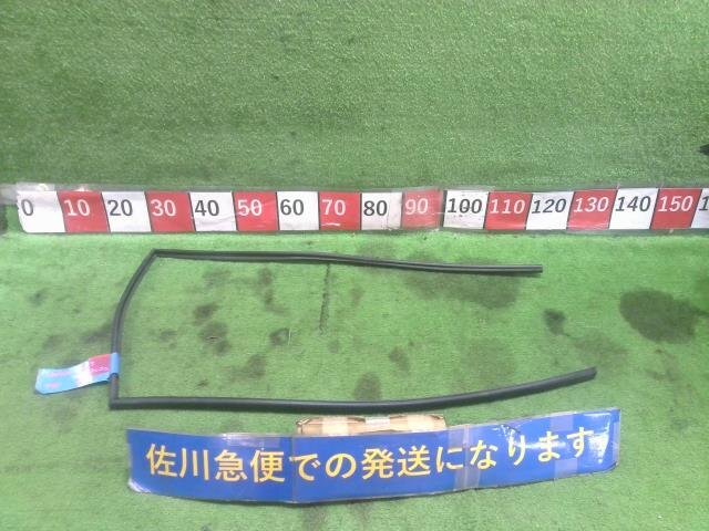 トヨタ 70系 70プラド EXワイド KZJ78W 右 リア ドア ガラス ランチャンネルゴム 交換歴有り 現状販売 中古拍卖