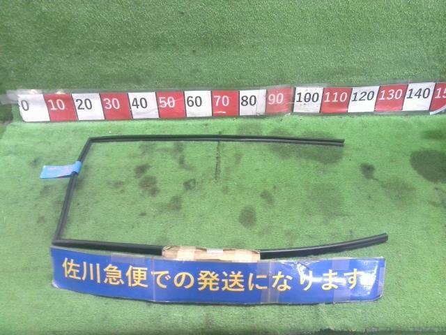 トヨタ 70系 70プラド EXワイド KZJ78W 左 リア ドア ガラス ランチャンネルゴム 交換歴有り 現状販売 中古拍卖
