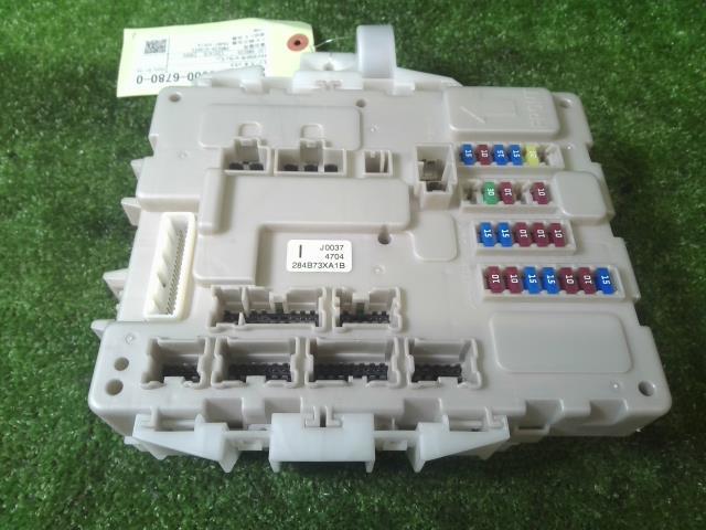 NV350キャラバン LDF-VW6E26 ヒューズボックス QAB 284B7-5YE1A 現物品番284B73XA1B IPDM拍卖