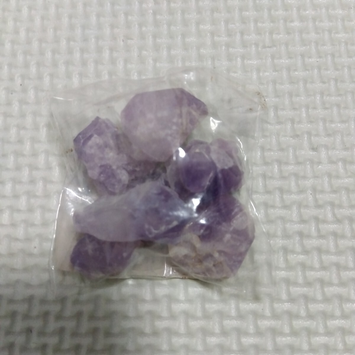 アメシスト 7個 セット アメジスト鉱物 ミネラル 原石 パープル アクセサリー パーツ 天然石 パワーストーン ヒーリング 癒し お守り結晶拍卖