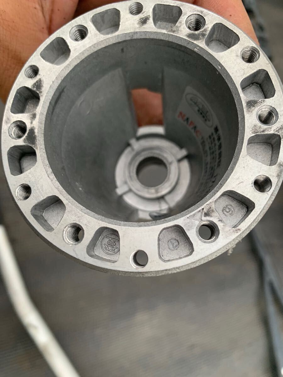 ステアリングボス  ハンドルボス ボス WB ワークスベル インプレッサ WRX GRB GRFにも? gh8取り外し クラックあり ジャンク 梱包サイズA拍卖