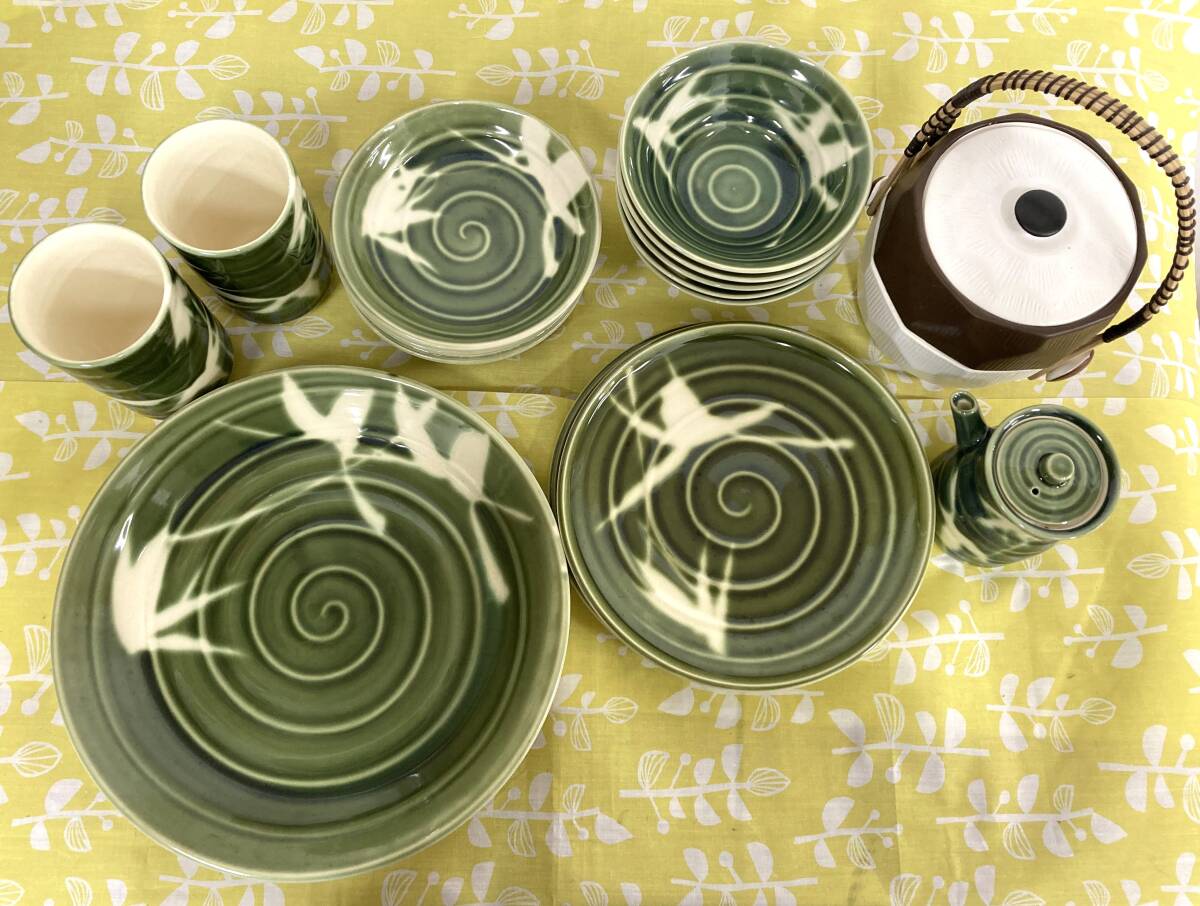 #8806 和食器★大皿★中皿★小皿★小鉢★出汁ポット★湯呑み★二段重★色々まとめ拍卖