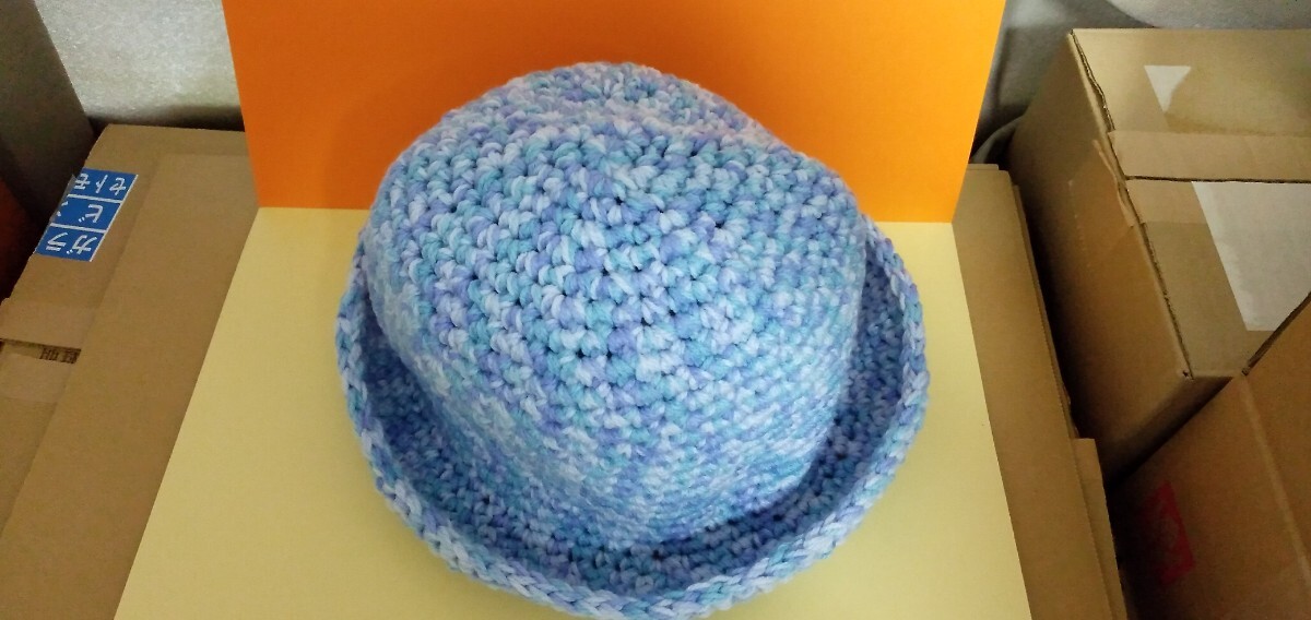 帽子 ニット帽 シンプル ブルー系 段染 57cm前後 ハンドメイド 手編み 青色 水色 バケットハット拍卖