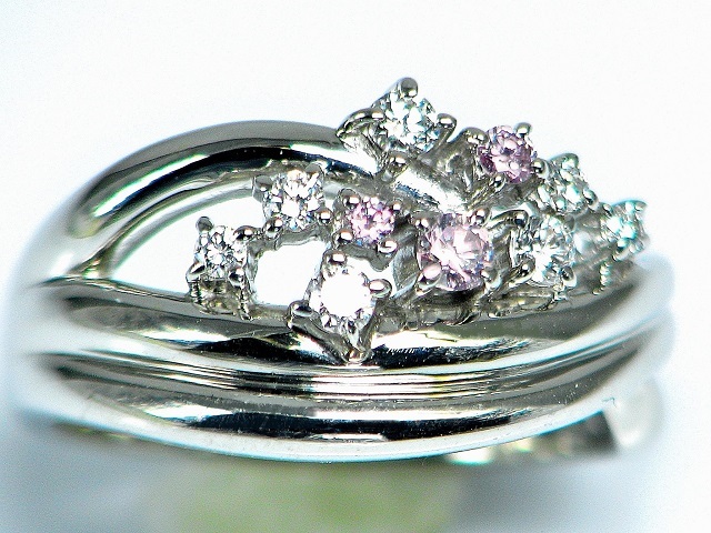 【宝石屋本舗】良質天然ピンクダイヤモンド 無色ダイヤモンド PT900 高級リング(宝石鑑別書付)拍卖