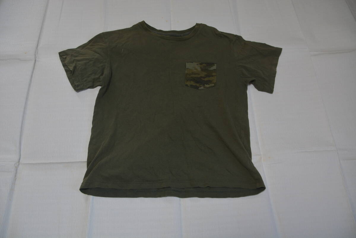 ユニクロ サイズ150 男児向き半袖Tシャツ オリーブグリーン 胸ポケット迷彩柄 綿100%拍卖