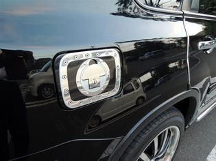 フューエルリッドステッカー 角型 給油口 シール クロムメッキxカーボンデザイン 汎用 キャップ スズキ トヨタ 車 ダイハツ ミラジーノ拍卖