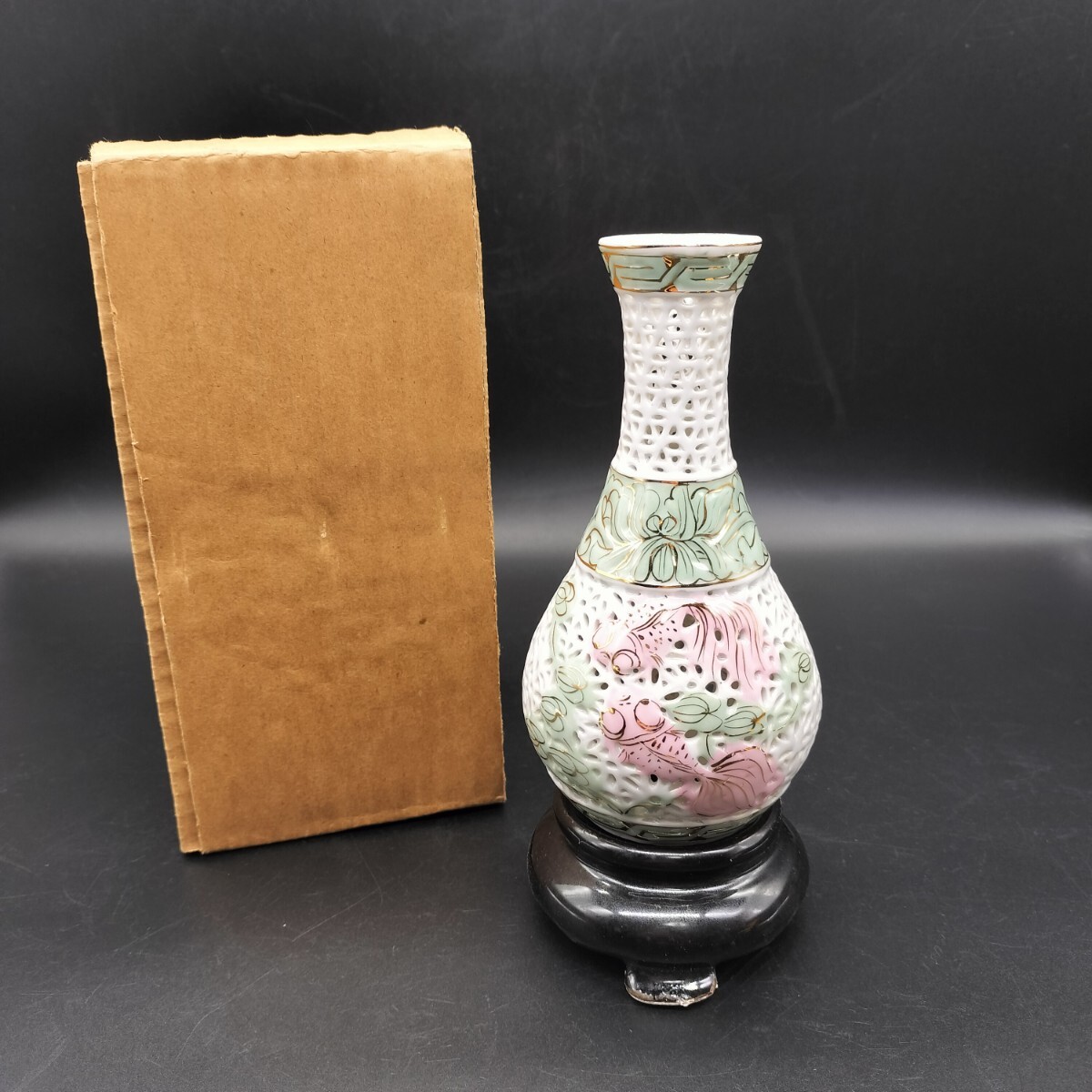 透かし彫り 花器 花瓶 壺 陶器 飾り 花入 置物 チ2拍卖