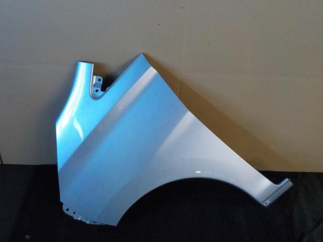 eKカスタム B11W 左フロントフェンダー A31/銀【個人宅宛発送不可】拍卖