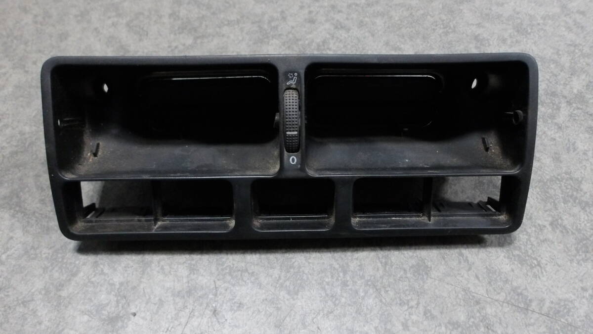 フォルクスワーゲンVWゴルフⅣダッシュボード中央ルーバー ベース1JAPKエアコン吹き出し口1Jゴルフ4スイッチ枠GOLF 1JAPKワゴン1JBFQ拍卖