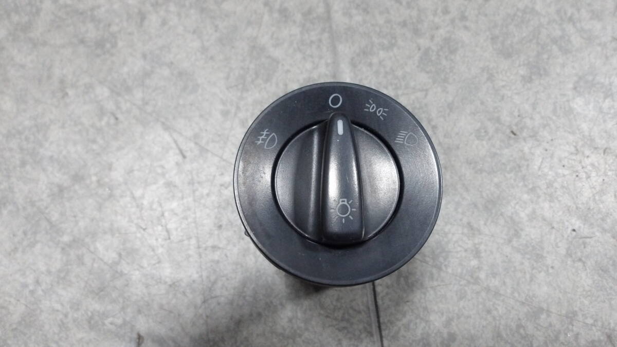 フォルクスワーゲンVWゴルフⅣヘッドライト スイッチ1JAPKフォグランプ1Jゴルフ4リアフォグGOLF 1JAPKゴルフワゴン1JBFQ 1C0941531A拍卖