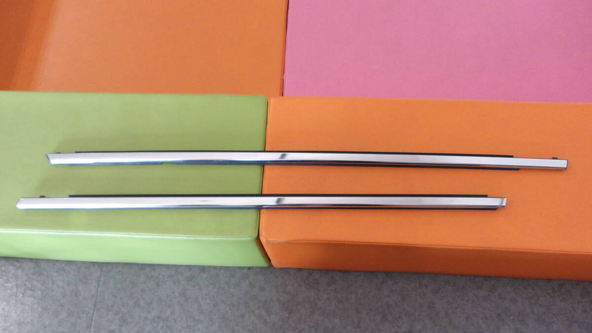 日産NE12ノートE12純正フロント左ドア リアドア ベルトラインモール80821-3WC1Aリヤドア 水切りモール メッキ調ベルトモール即決即日発送可拍卖