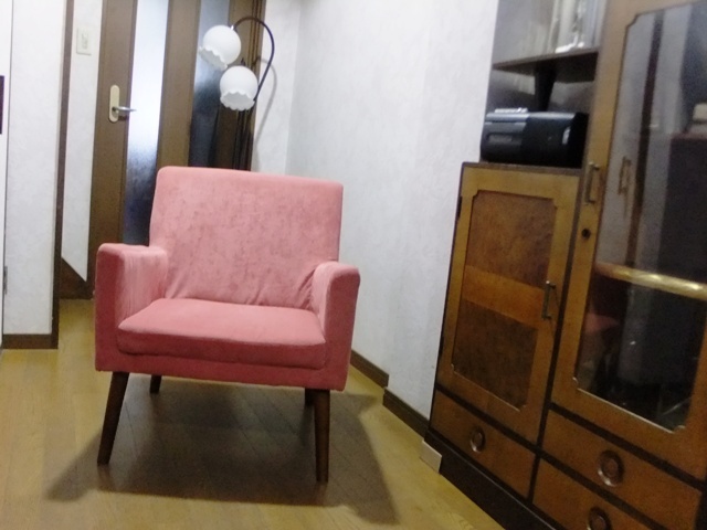 43.2.2◆レトロブロカント 部屋 店舗 空間 インテリア◆ビンテージ ピンク ソファー 椅子 70's 一人掛け モケット◆昭和家具 生活雑貨 通販拍卖
