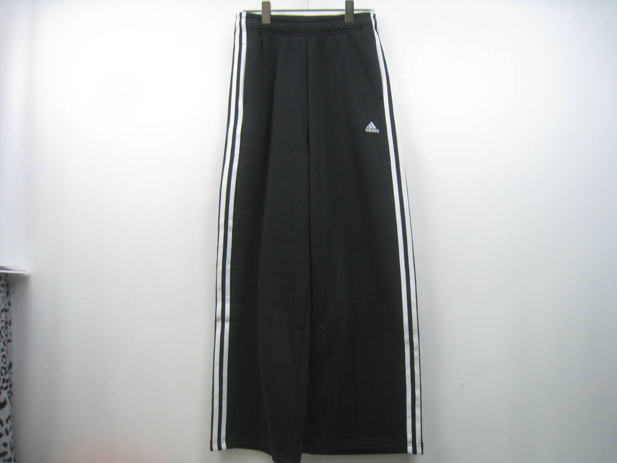 新品 定価5500円 adidas アディダス スウェットパンツ 裏起毛 センタープレス サイドライン 刺繍ロゴ 黒 ブラック サイズS 62-64拍卖