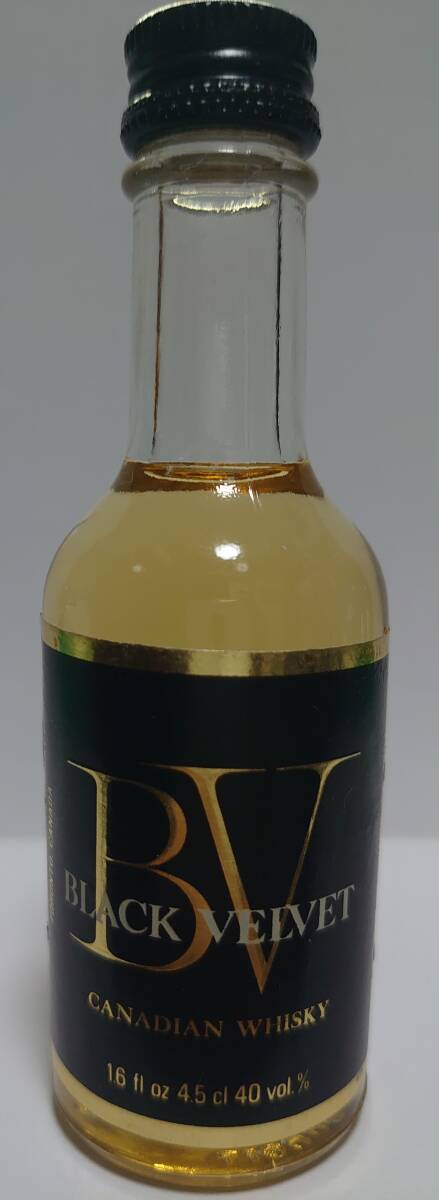 ミニボトル カナディアン・ウイスキー 「BLACK VELVET」 01002拍卖
