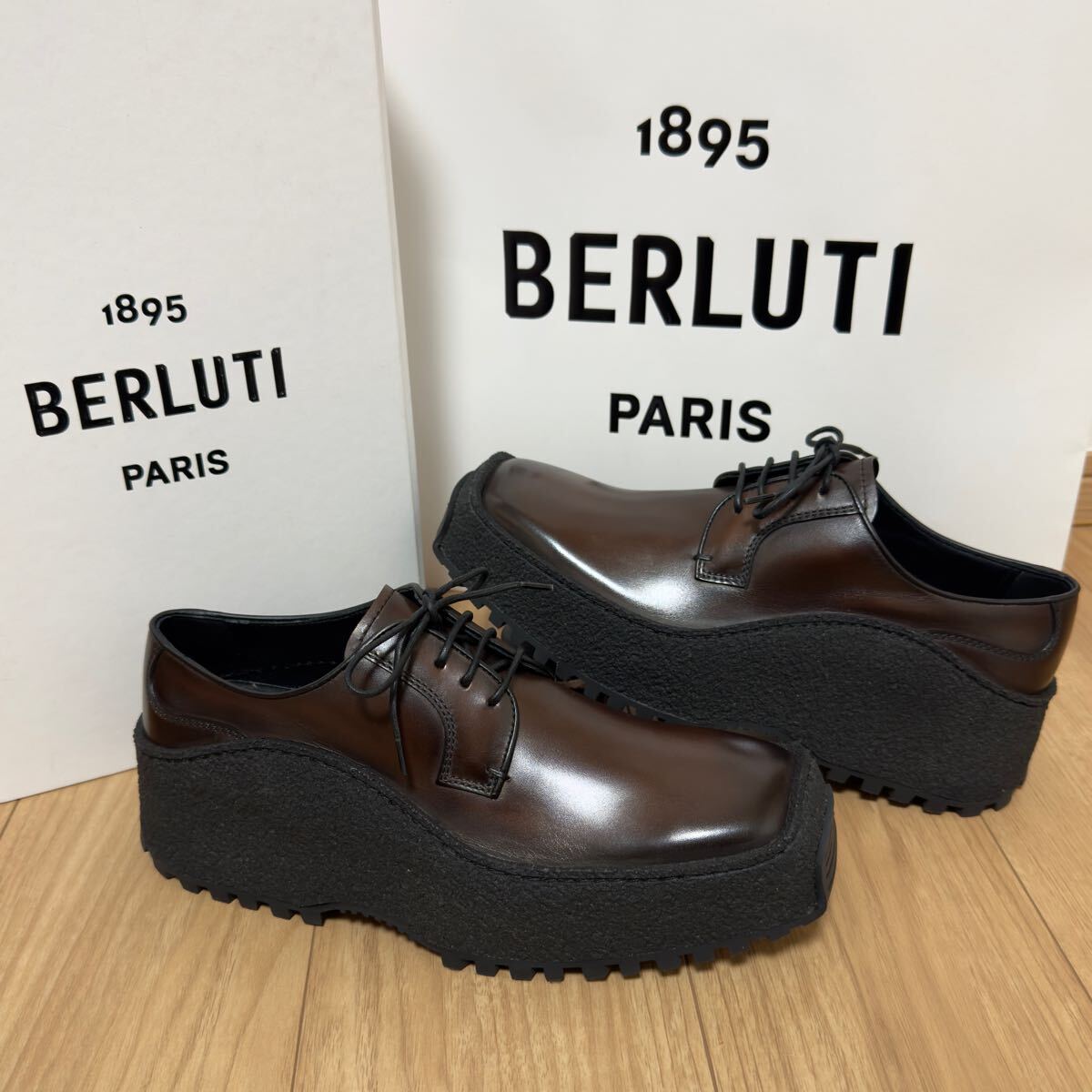 新品 定価38万円 ベルルッティ 名作 パティーヌレザーチャンキーソール ダービーシューズ 6.5 ブラウン クリスヴァンアッシュ 正規品拍卖