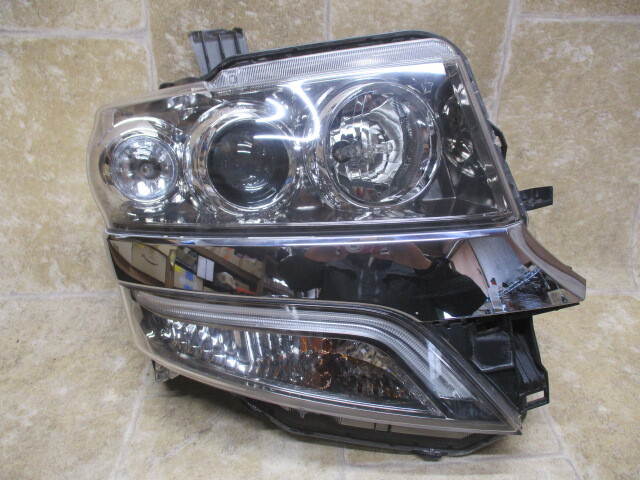 J5/ JF1/JF2 N-BOXカスタム 純正HIDヘッドライト右 KOITO 100-62038拍卖