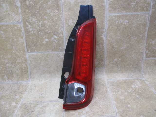 J5/ MK32S/MK42S スペーシア 純正LEDテールランプ/テールライト右 KOITO 220-59294拍卖