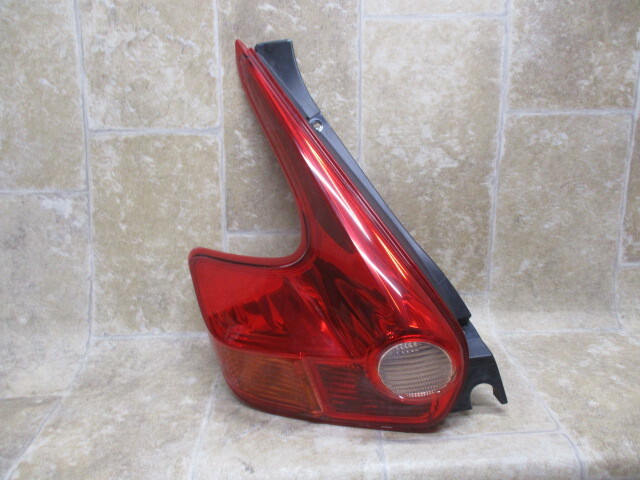 J5/ F15 ジューク 純正テールランプ左 ICHIKOH VALEO T003拍卖