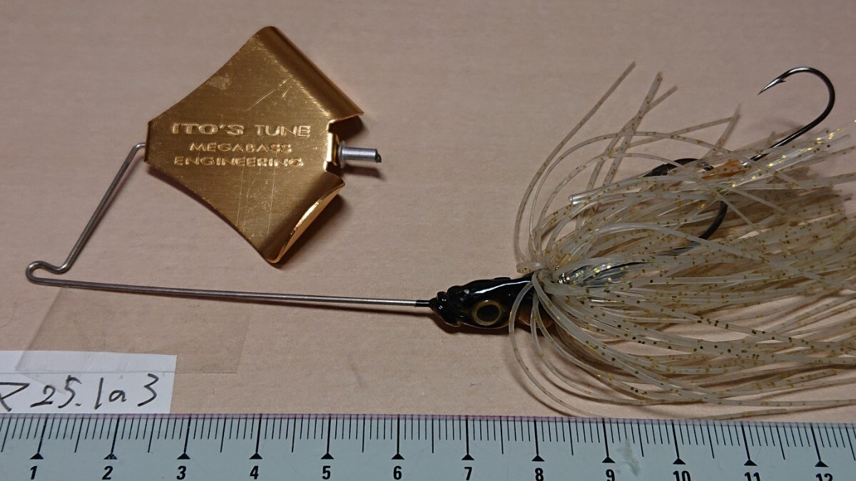 ★メガバス V4 バズベイト 約12g アシストフック付★金ペラ Megabass V-4 BUZZ BAIT 整マ25.1の3拍卖