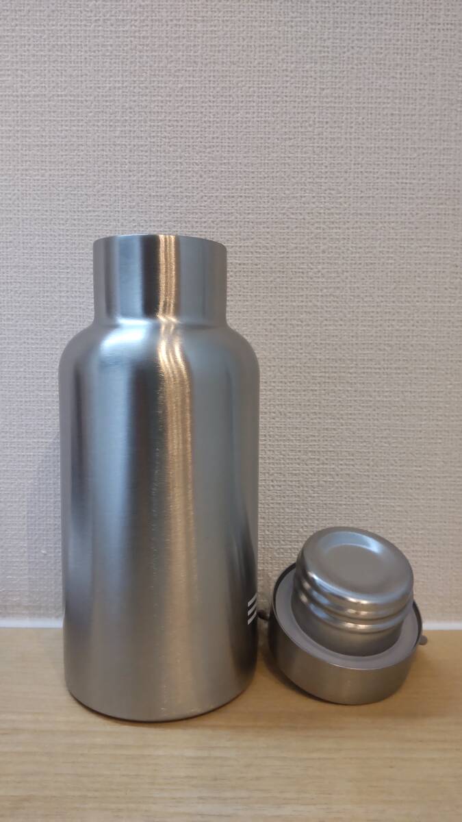 【未使用】BYD ステンレス製携帯用魔法瓶拍卖