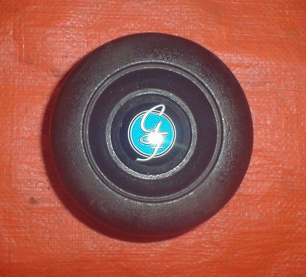 ☆★マツダ/MAZDA★グランドファミリア/1971年~【純正ステアリングホーンパッド/極上】★☆拍卖