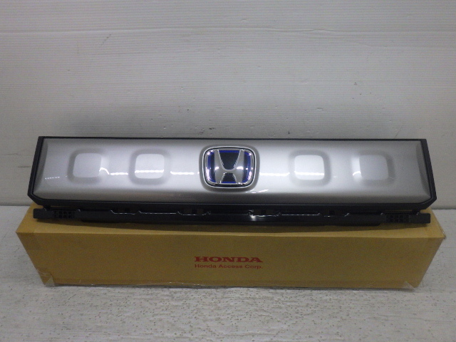 新車外し GT6 GT8 フリード e:HEV クロスター 純正 フロント グリル 71201-33F-N01-M1 71202-33F-N01-M1 シール打刻2 即決拍卖