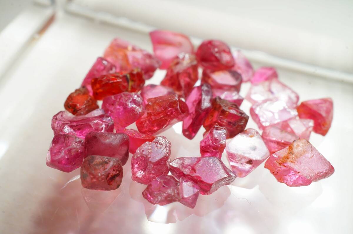 【特別即決価格!早い者勝ち】希少!30年前の未使用在庫原石!天然高品質ビルマモゴック産レッドスピネル原石【まとめて10.2ct】尖晶石拍卖