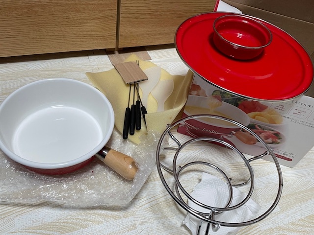 100円~●ベルマーニ*ホーロー加工●チーズフォンデュ鍋セット*赤レッド●IH対応*VERMANI*HORO/におい移り汚れつきにくい酸アルカリに強い拍卖