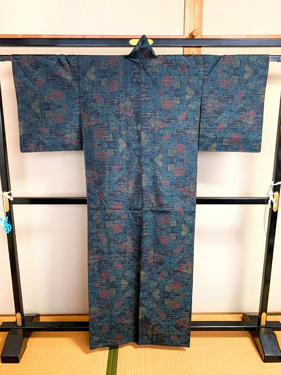 8B/アンティーク 女性 色大島 着物 藍色地菖蒲牡丹花小紋 レトロ お洒落 リメイク素材 古布 和装拍卖