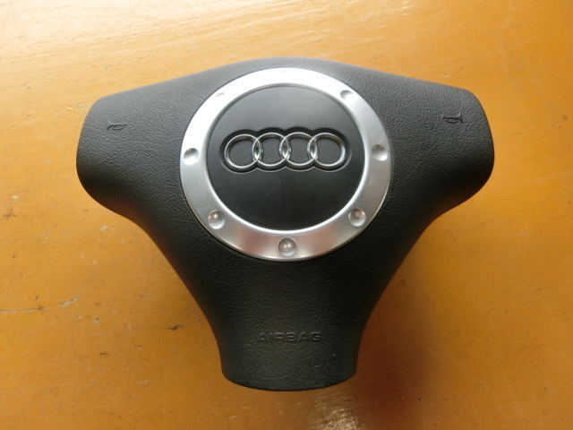 TTクーペ ホーン パッド 平成15年 GH-8NAUQ 運転席 ステアリング カバー アウディ 1.8T 2003y 13.6万km 拍卖
