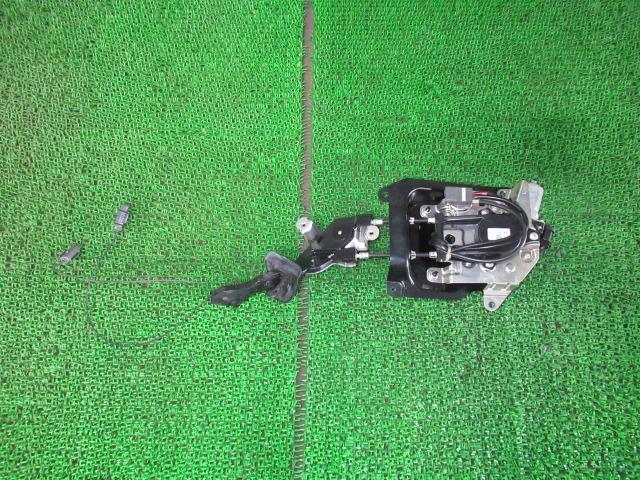 パレット DBA-MK21S 左リアパワースライドドアモーター 84029-82K00 /42213拍卖