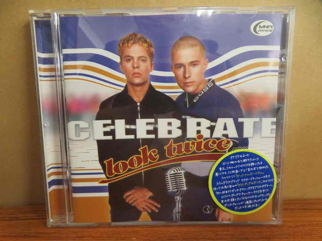 UCD100★中古CD CELBRATE LOOK TWICE ケースジャケット付き 盤面良好 クリーニング済み拍卖