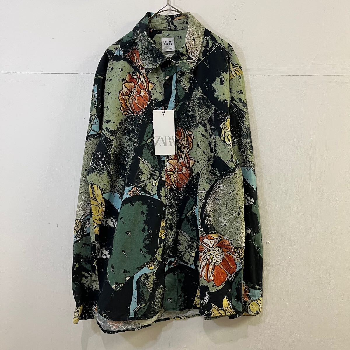 新品未使用タグ付き ZARA 総柄シャツ 長袖シャツ コットンシャツ 花柄 ボタニカル柄 RELAXED FIT 希少 ザラ【レターパックプラス郵送可】Q拍卖