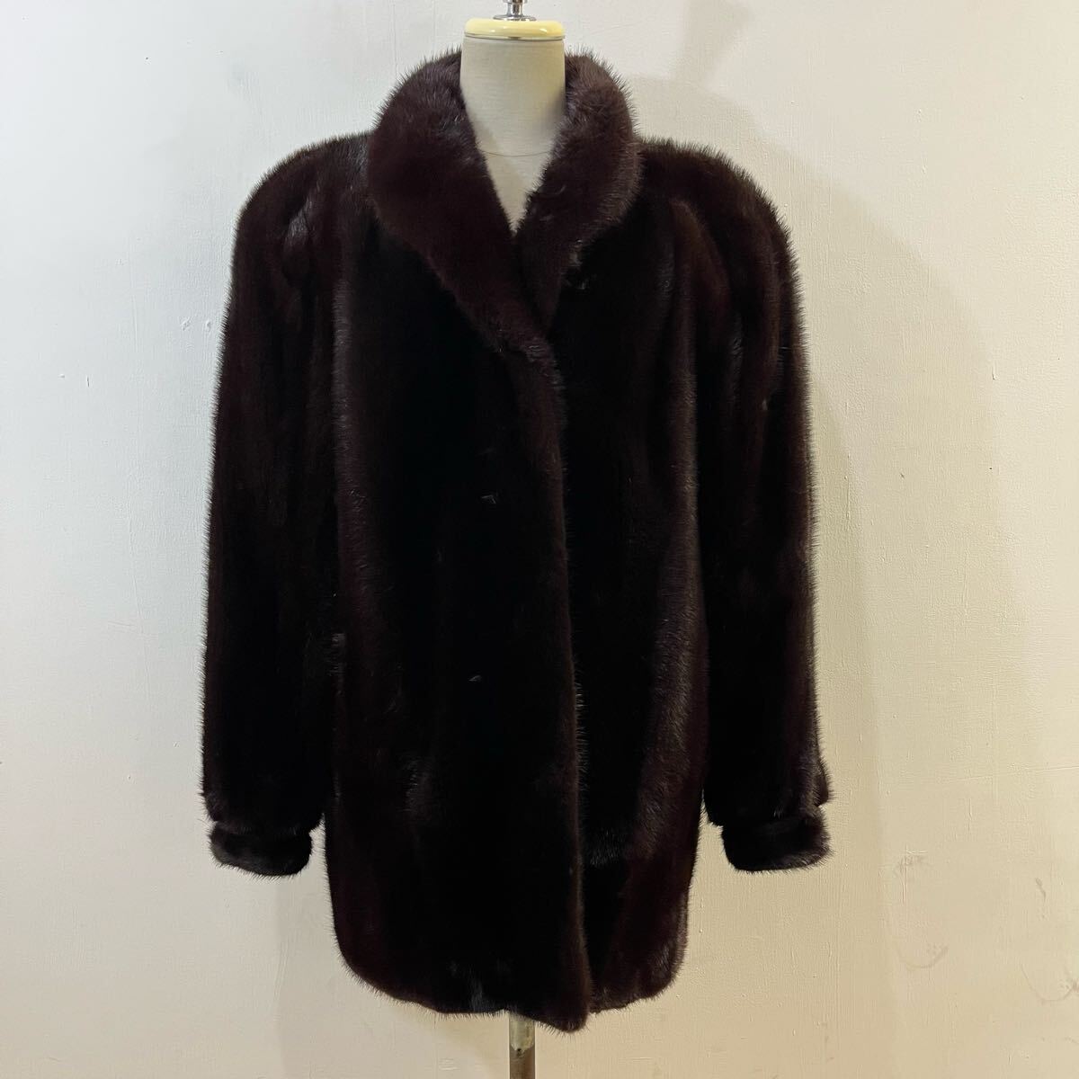 極上 毛皮コート ハーフコート リアルファー ファーコート ショールカラー ダークブラウン ミンクコート? 希少【送料一律/同梱可能】R拍卖