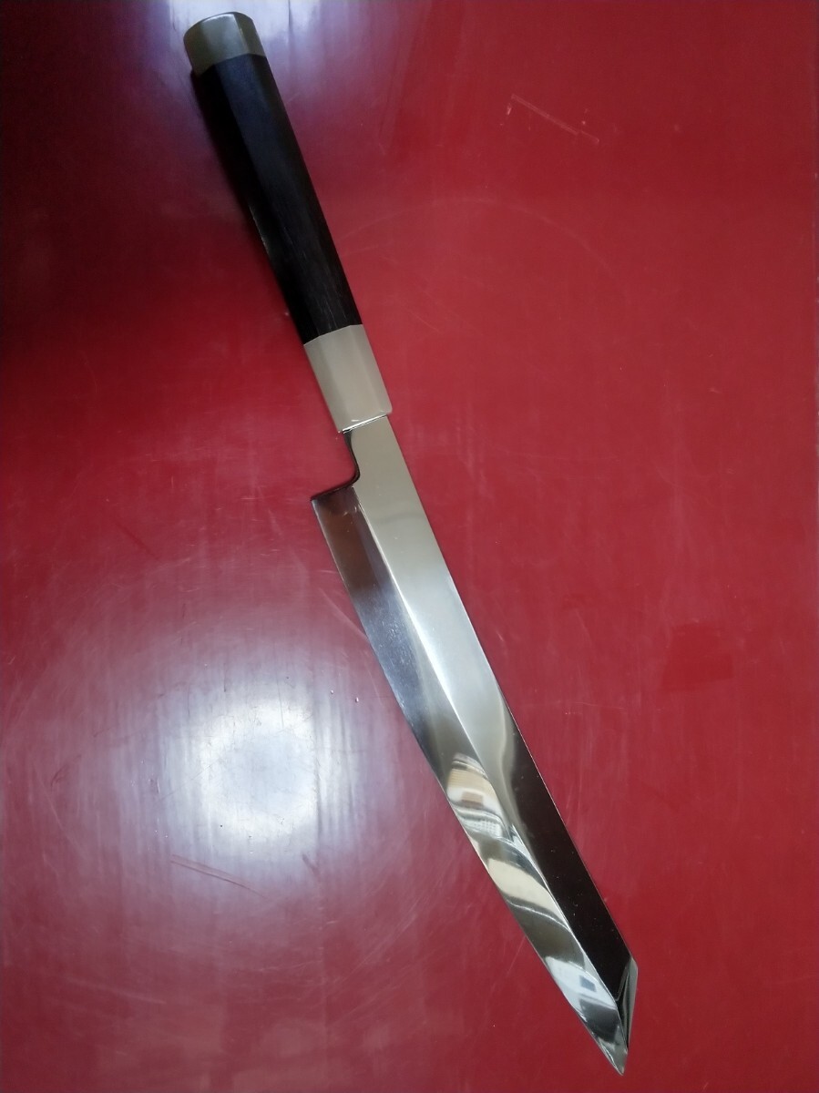 城山刃物製作所(堺業務用刃物メーカー直売)九寸切り付け柳刃超鋼スーパー本焼き 両鏡面 黒檀上下白水牛柄黒ウレタン塗り鞘金一文字入り 拍卖