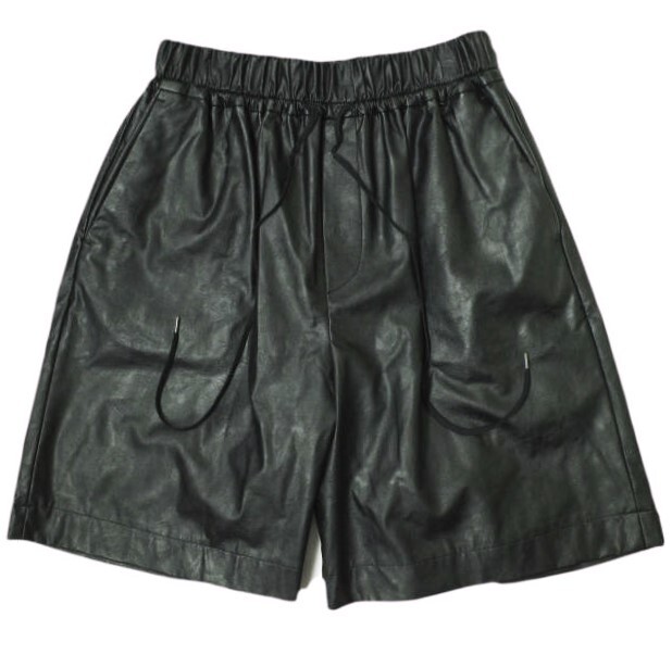 SACRA サクラ 23AW 日本製 フェイクレザーショートパンツ 123523111 38 ブラック ワイド イージー ショーツ ボトムス g20604拍卖