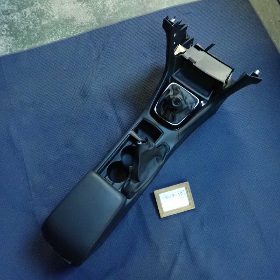 平成26年 アテンザワゴン GJ2FW 前期 純正 センターコンソール エアコン吹き出し口 ルーバー ドリンクホルダー付 中古 即決拍卖