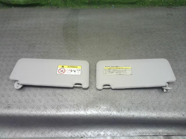 トヨタ(TOYOTA)※同梱不可※エスクァイア ZRR85G サンバイザー 品番 74310-28C70-B0 左右セット拍卖