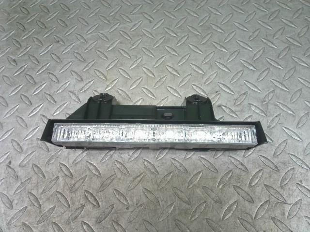 トヨタ(TOYOTA)※同梱不可※エスクァイア ZRR85G ハイマウントストップランプ 品番 81570-12440拍卖